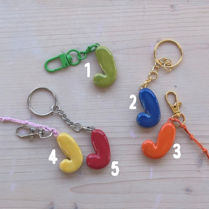 Porte-clés initiale de couleur