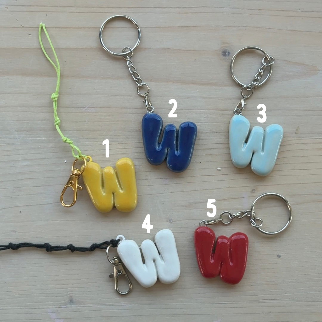 Porte-clés initiale de couleur